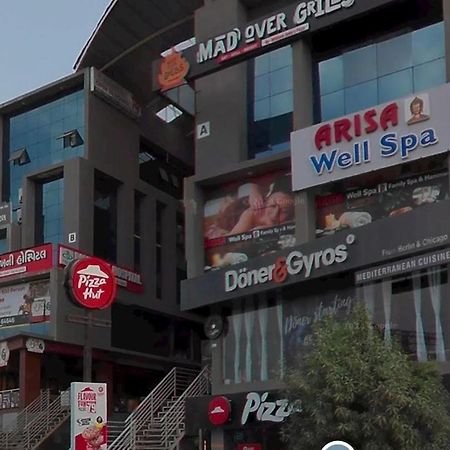 Hotel Royal Relax Gandhinagar Eksteriør bilde