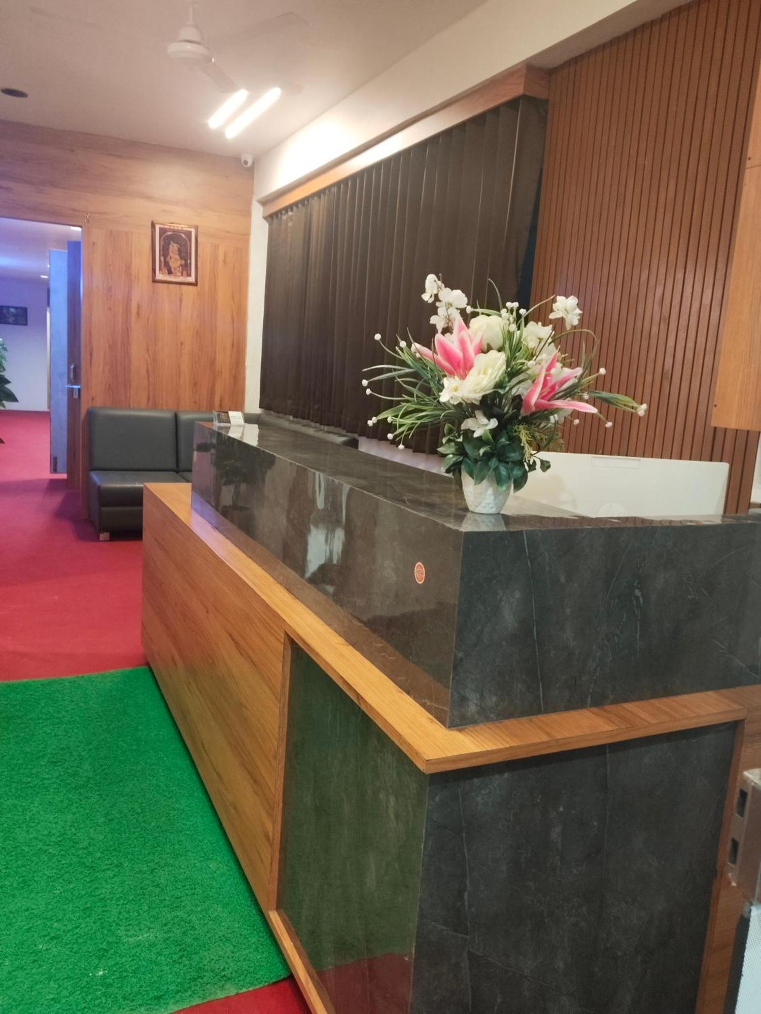 Hotel Royal Relax Gandhinagar Eksteriør bilde